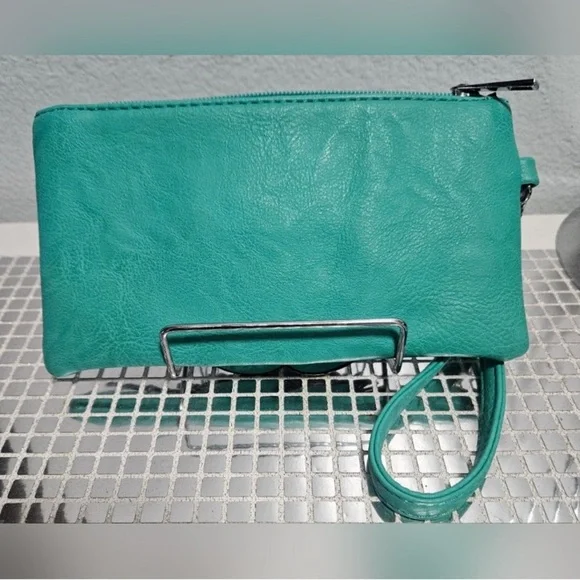 MELLOW WORLD Teal 3D Rose Wristlet, EUC - Picture 3 of 9